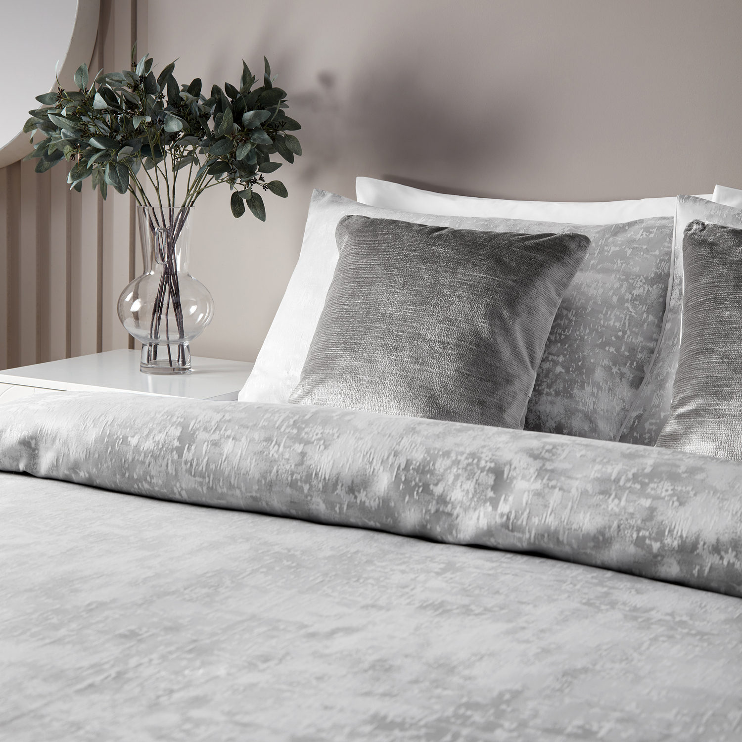 Subtle Jacquard Duvet Cover Set - Silver King