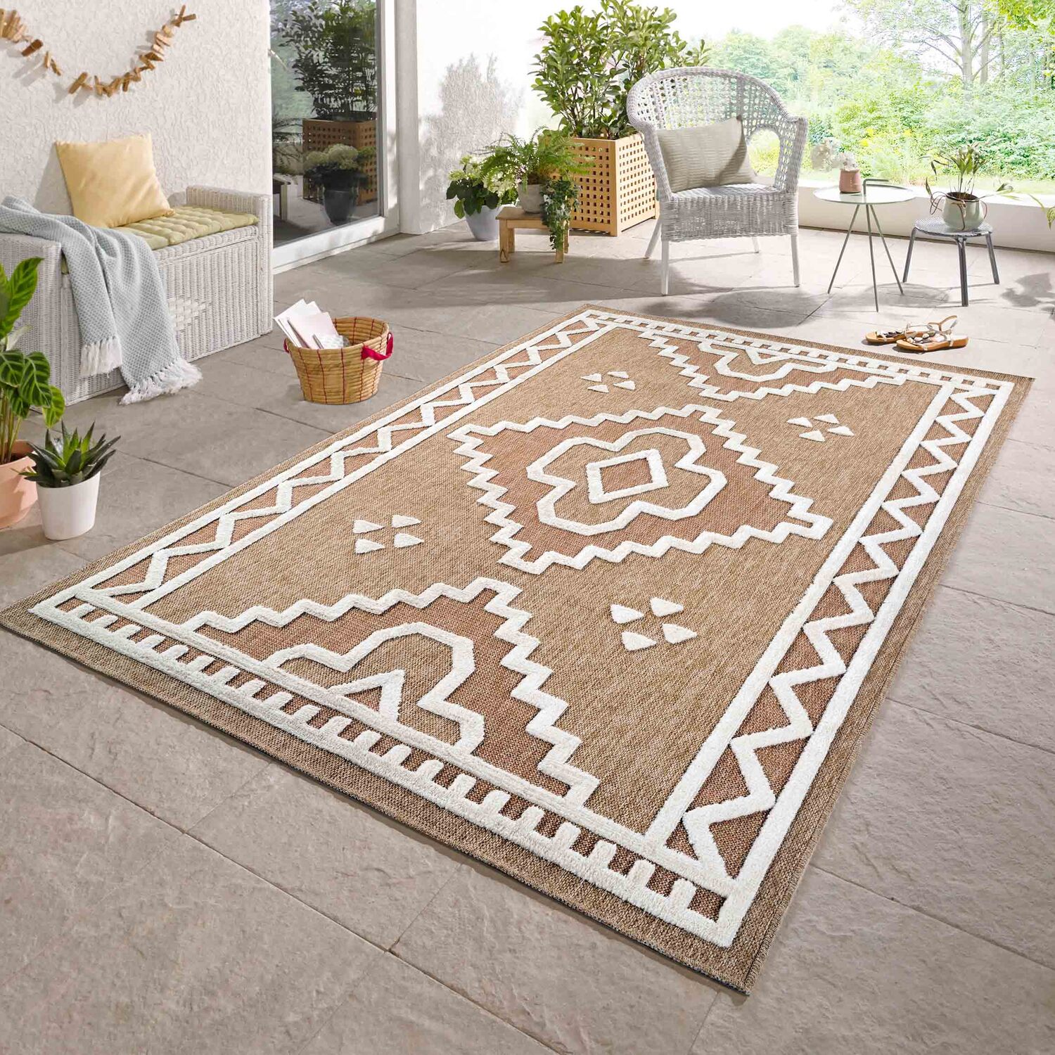 Harper Diamond Pattern Water Resistant Garden Rug Indoor Outdoor Area Rugs