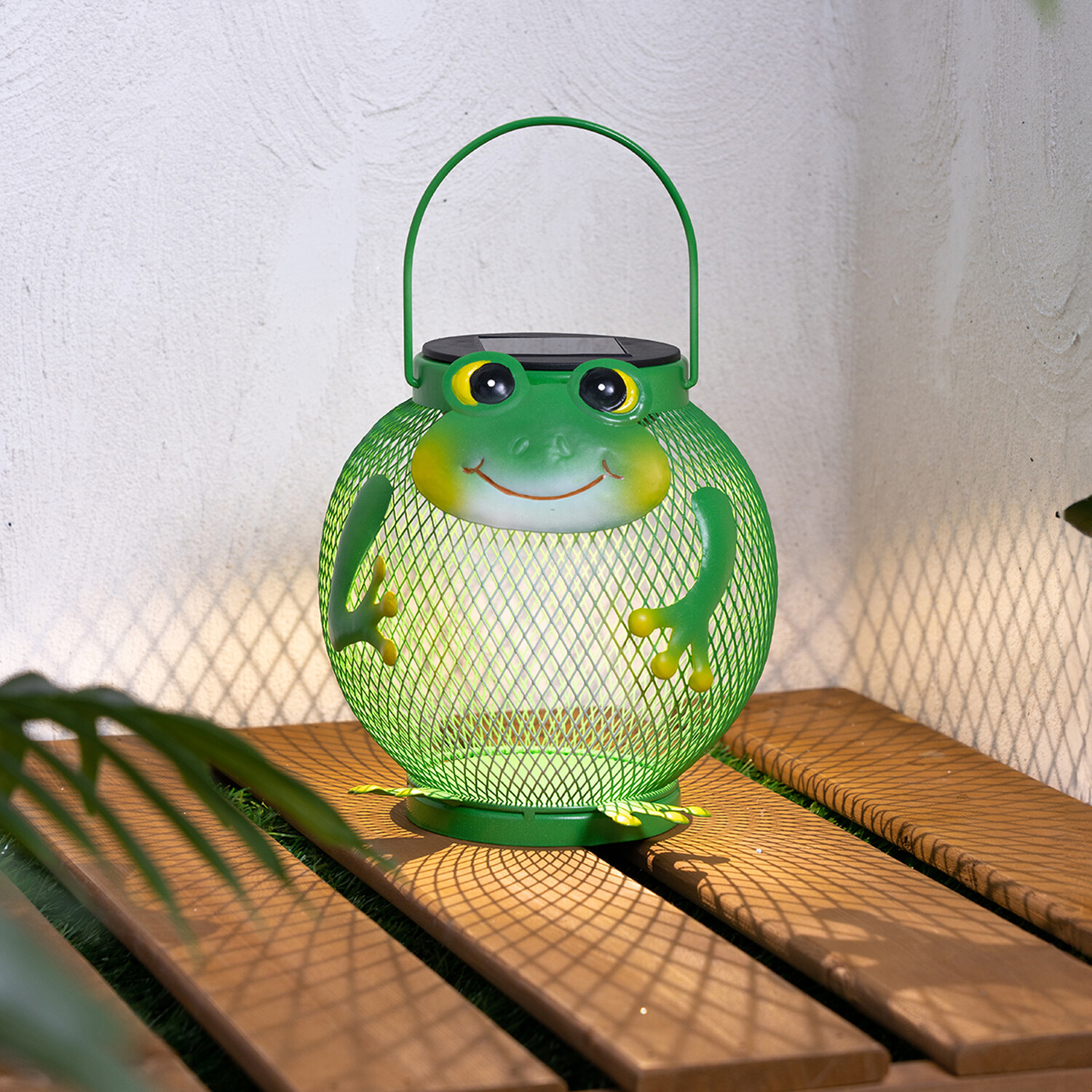 Image of Solar Frog Lantern - Green