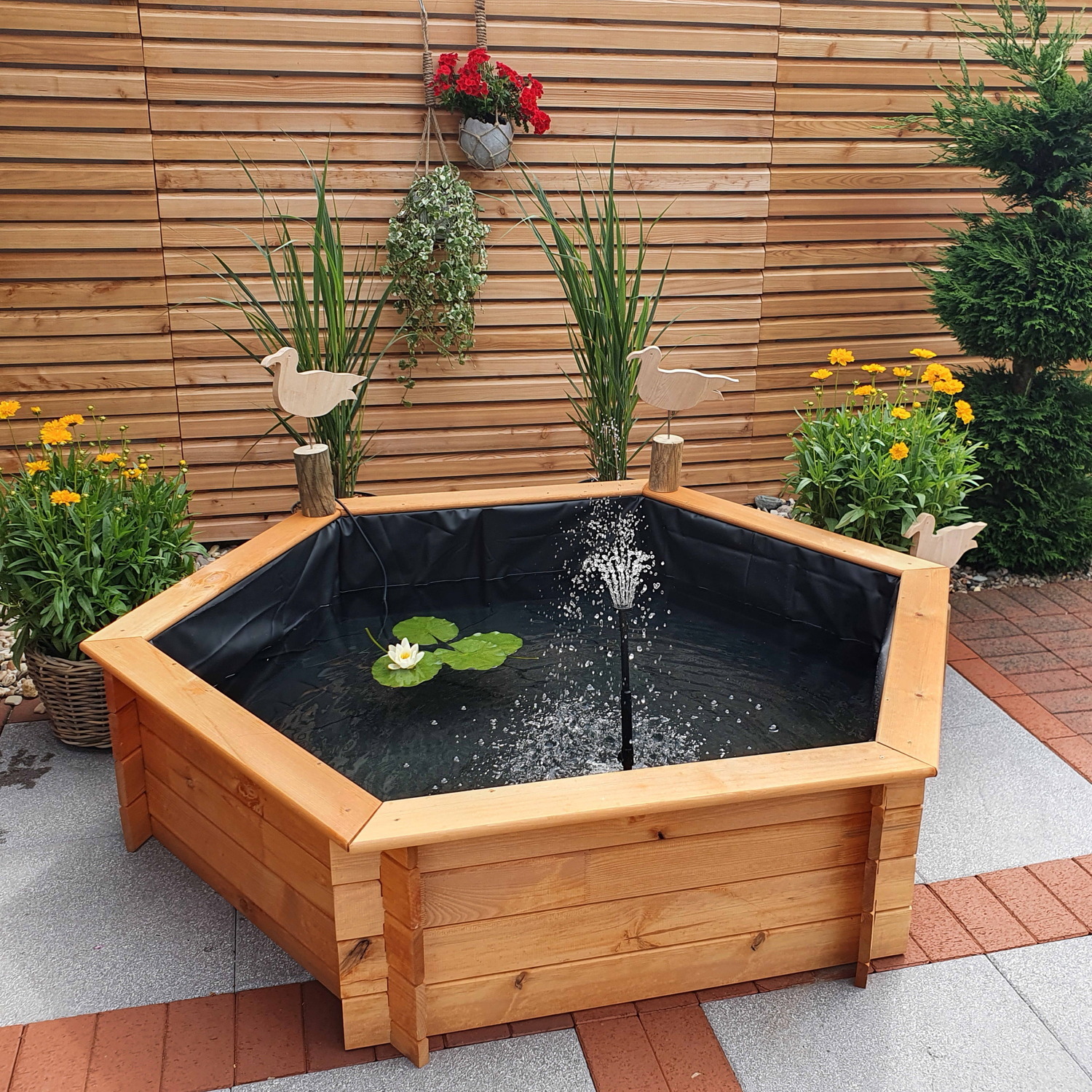 B&Q -  506060 Raised Hexagonal Garden Solar Pond Set - Image 2
