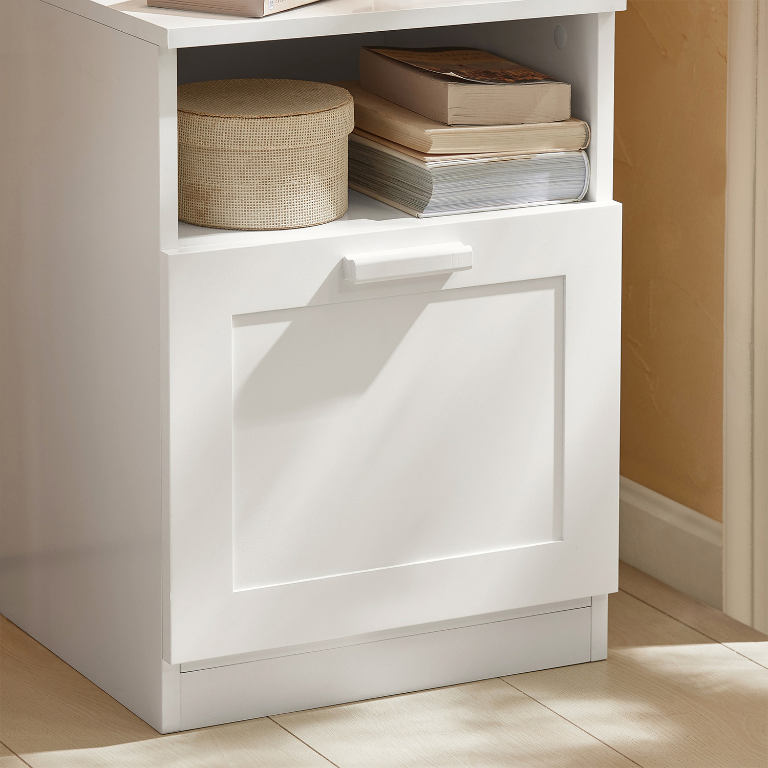 Keyrin Bedside Table