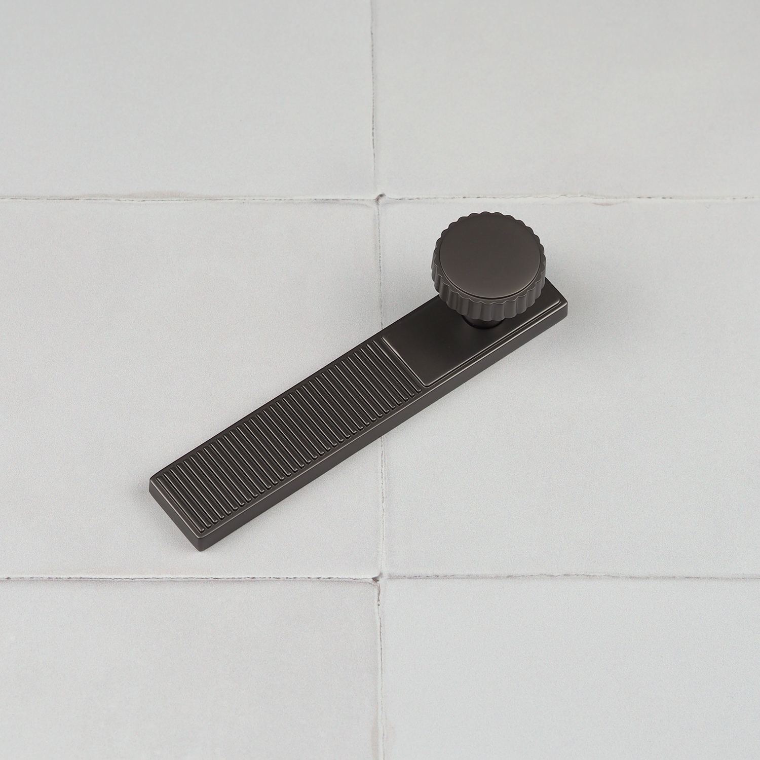 Handle & Home Ribbed Detailing Handles And Coordinating Knobs - Anthracite Grey - Anthracite / 121Mm / 23Mm