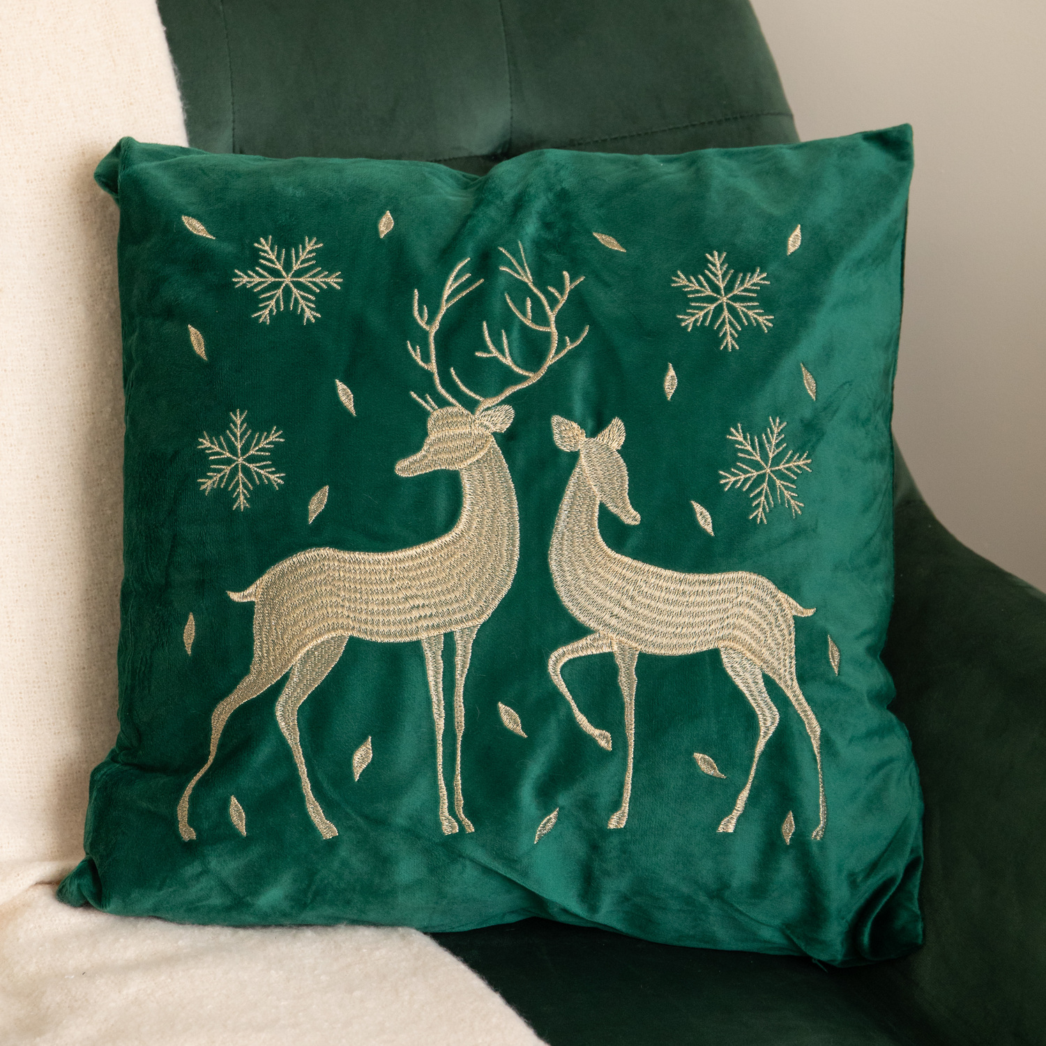 Samuel Alexander 44Cm Emerald Green & Gold Reindeer Decorative Christmas Cushion - Green