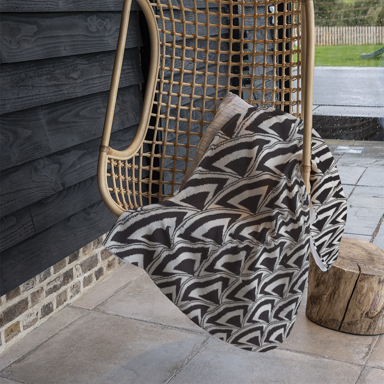 Geometric Arches Blanket - Black