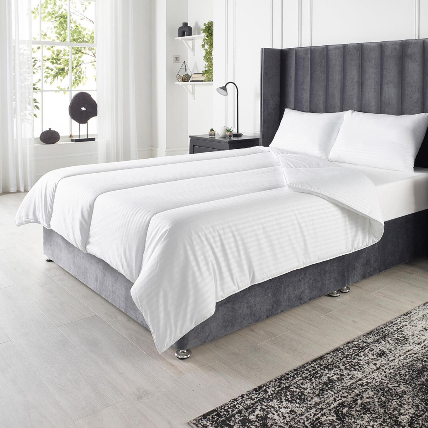 10 5 Tog Satin Stripe Duvet - White Single