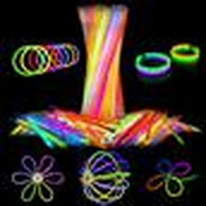 Shatchi Glow in the Dark Sticks 8-inch Neon Green - Pack of 100 with Connectors