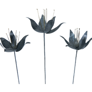 Set of 3 Metal Lilies on 100cm stick Silver