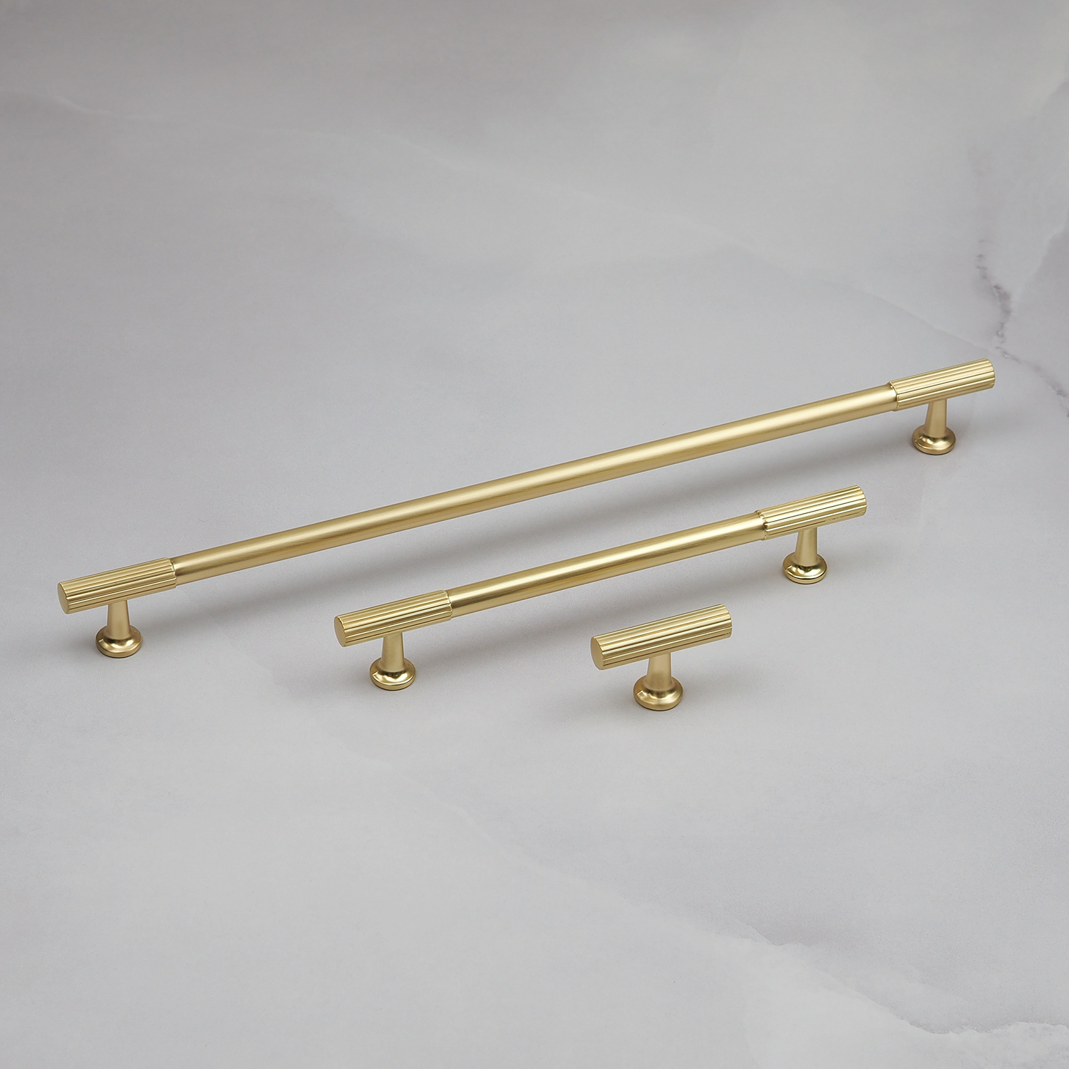 Handle & Home Reeded Detail T-Bar Handle - Brass / 320Mm