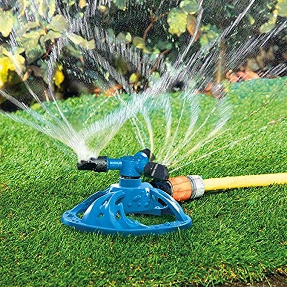 Rotating Garden Water Sprinkler for Kids