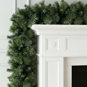 GloBrite 2.7m Pine Christmas Garland with 280 Tips - Plain Green