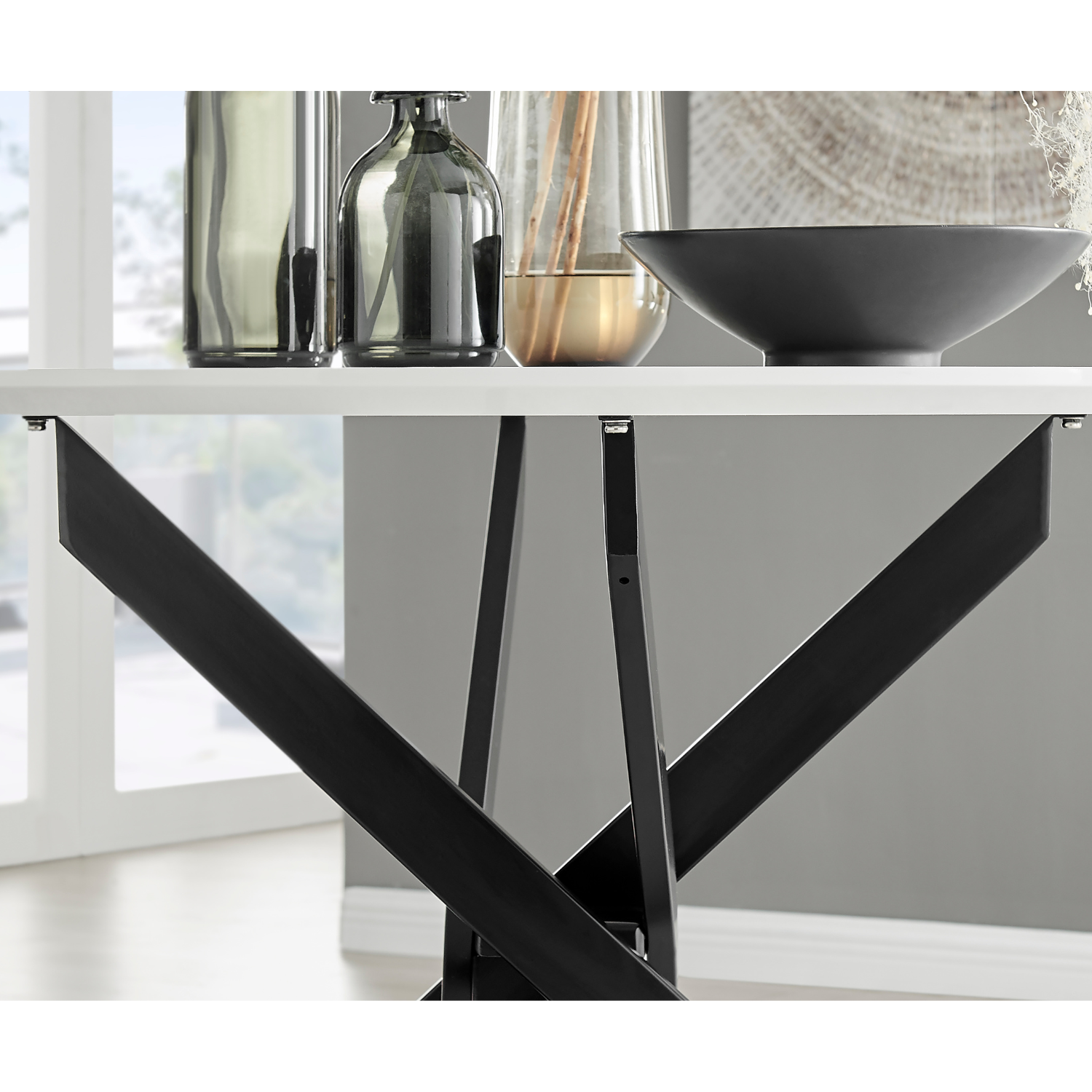 Novara White Gloss Black Leg 120cm Round Dining Table And 4 Velvet Milan Chairs - Navy