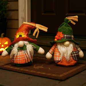 Set of 2 Faceless Gnomes Holiday Home Decoration