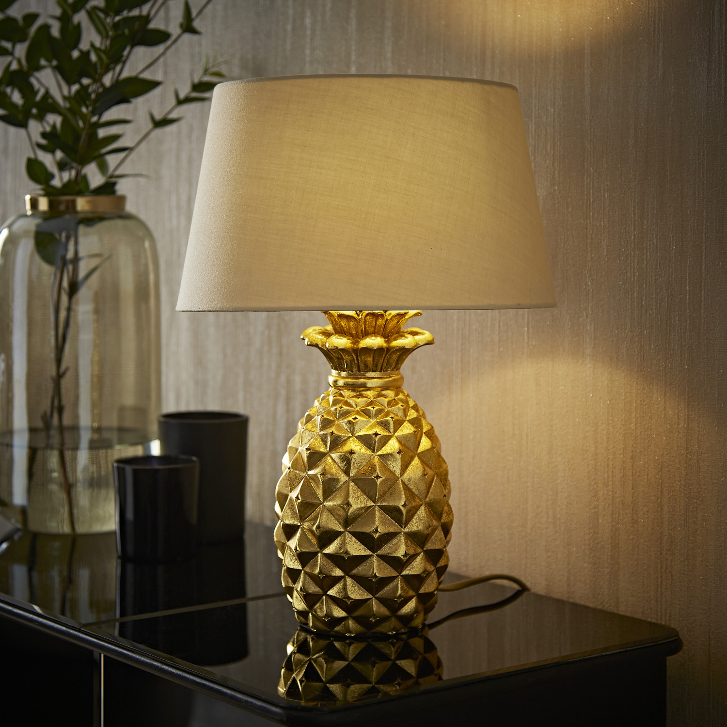 Pineapple Quirky Table Lamp - Gold / Beige Shade