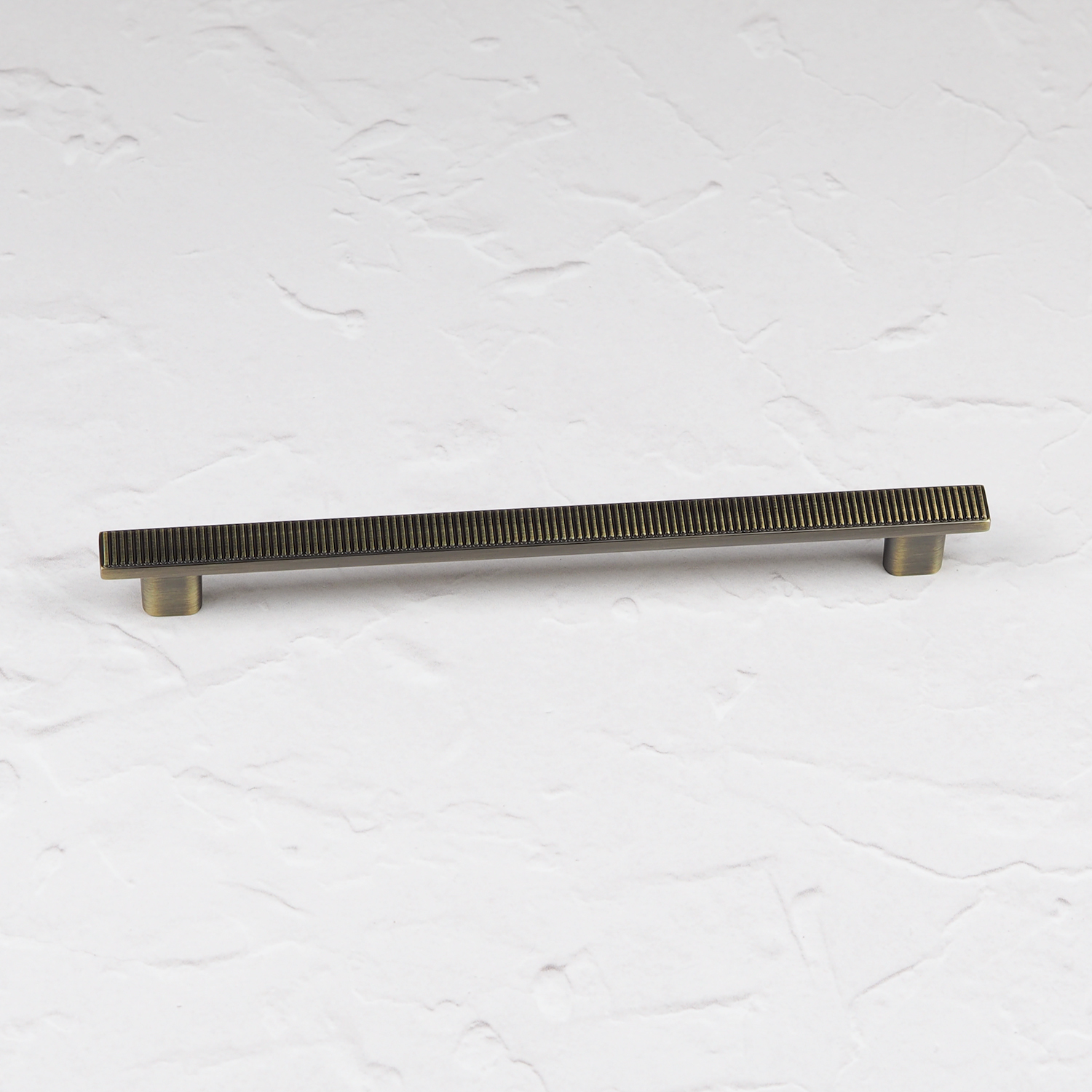 Handle & Home Ribbed Detailing Handles And Coordinating Knobs - Antique Brushed Brass / 192Mm Handle