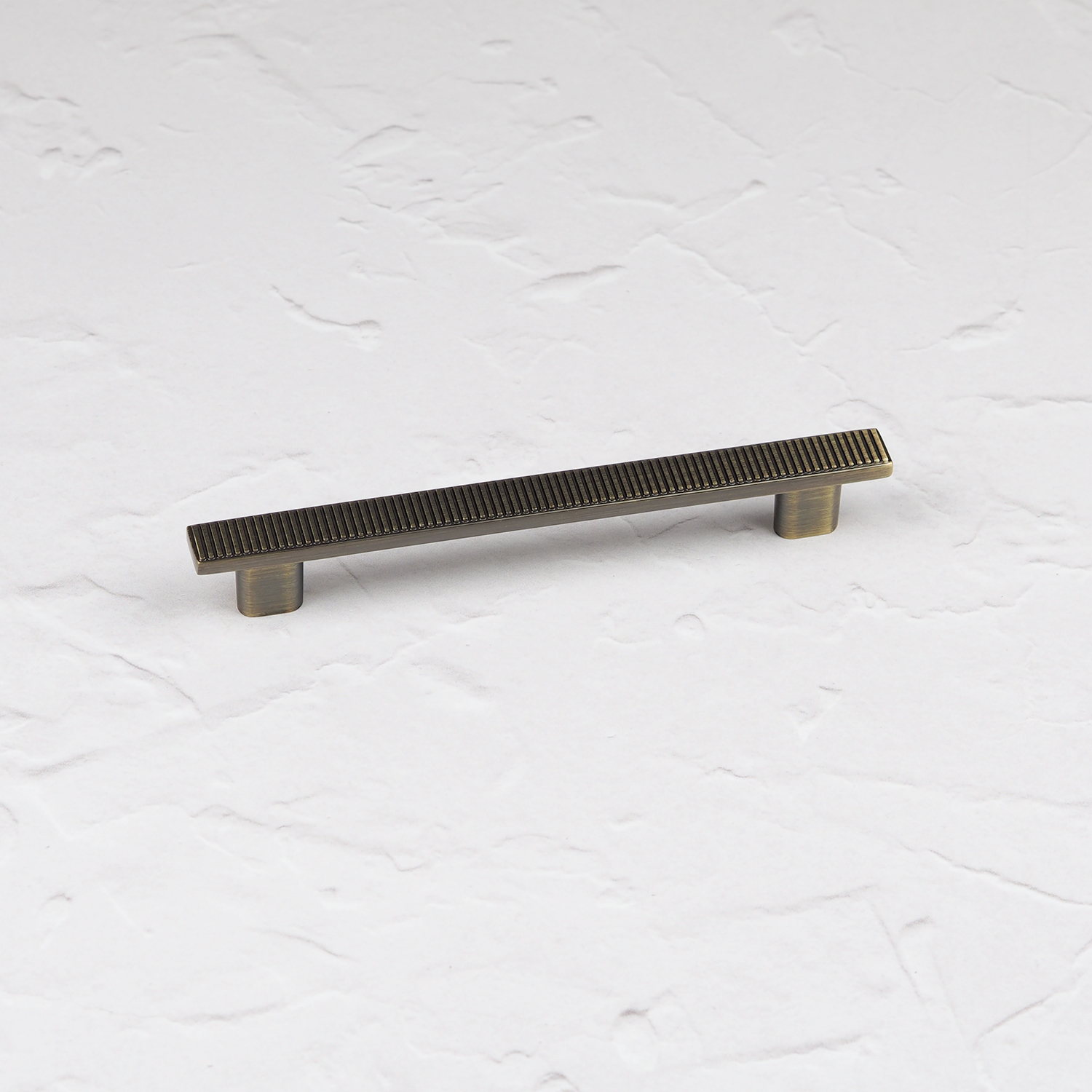 Handle & Home Ribbed Detailing Handles And Coordinating Knobs - Antique Brushed Brass / 128Mm Handle