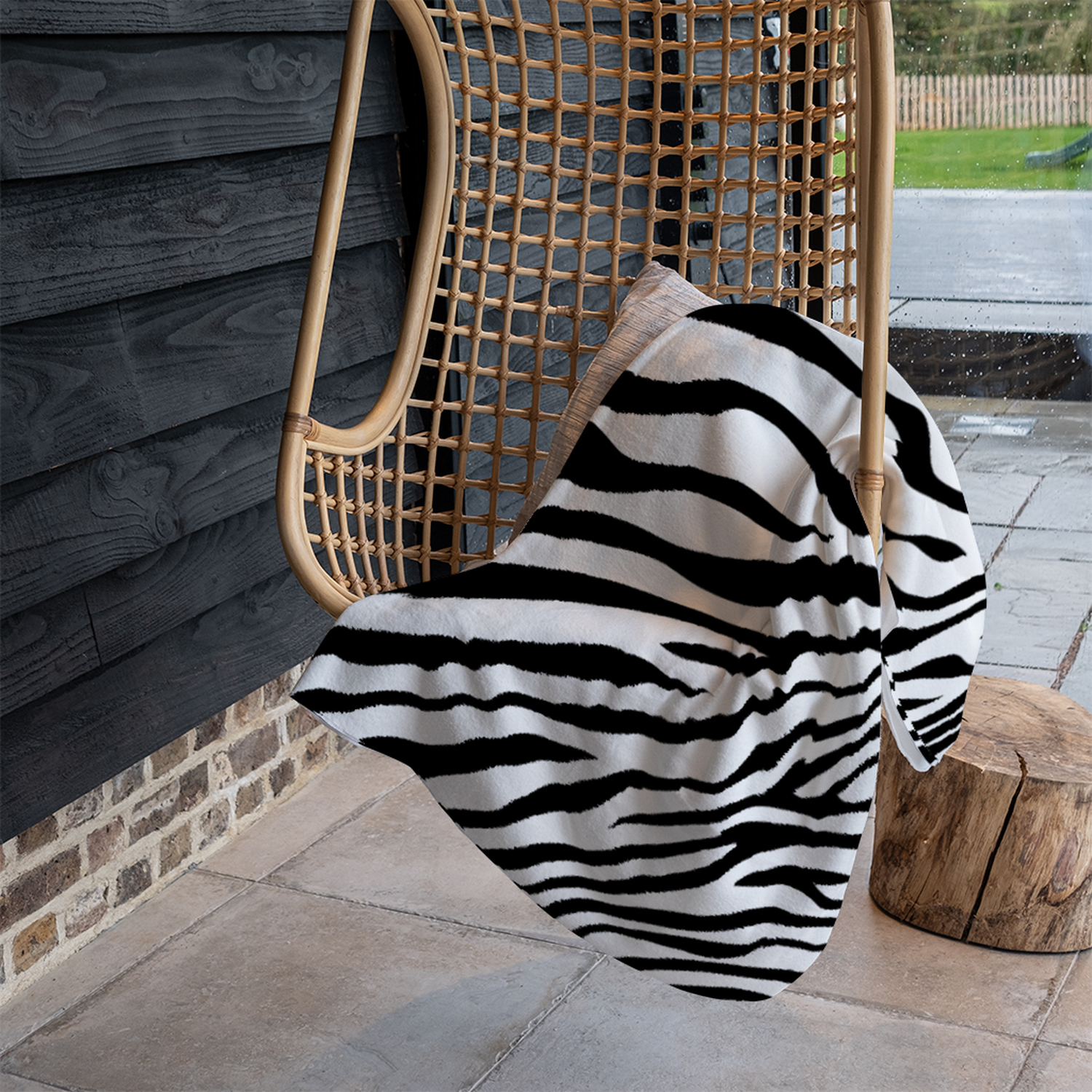 Print Of Zebra Stripes Blanket - Black