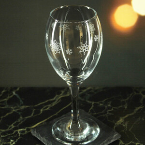 Engraved Set of 4 Pure Wine 11oz Snowflake Pattern Design