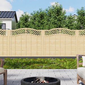Wooden Garden Privacy Fence with Lattice Top