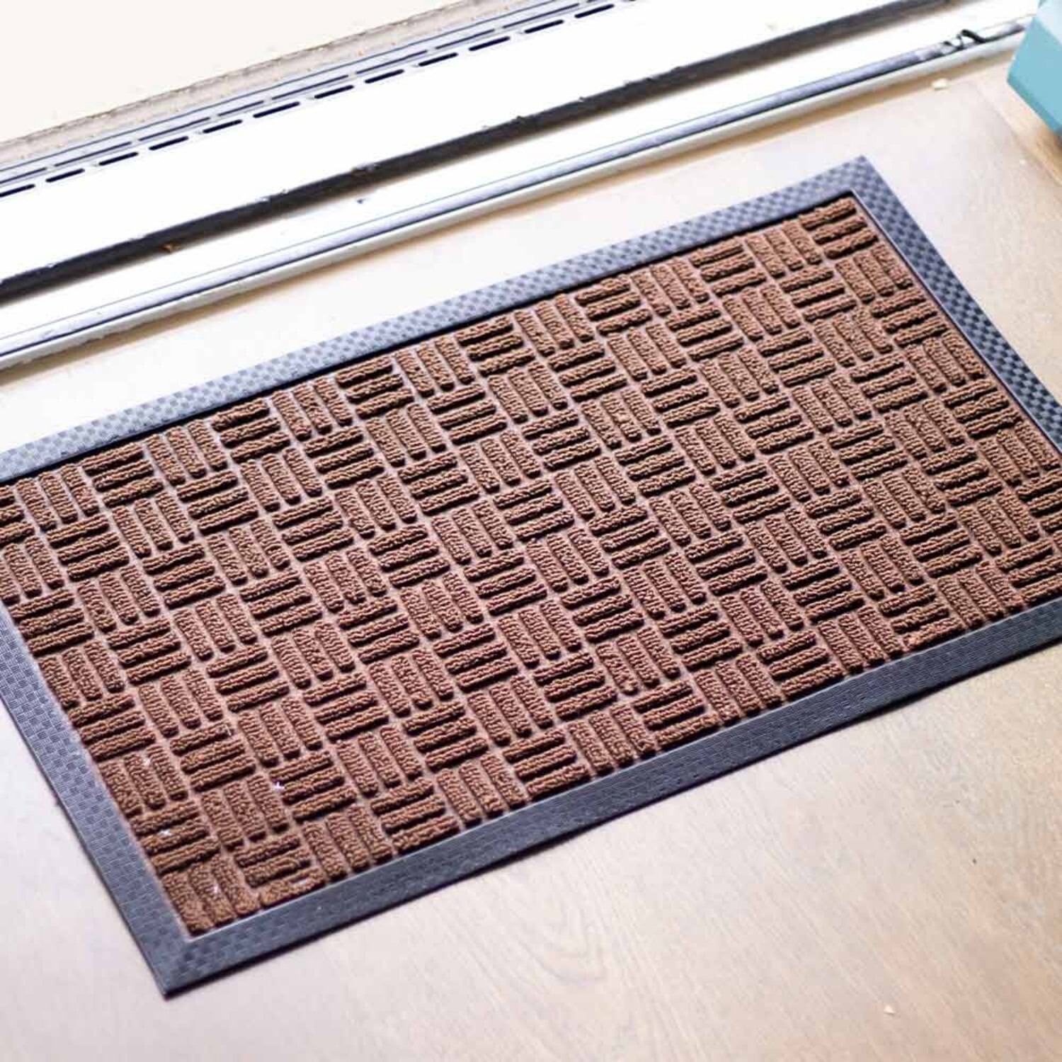 Voltico Textured Coir Doormat with Non-Slip Latex Backing - 40 × 70 cm in Brown | Size: 100 cm diameter