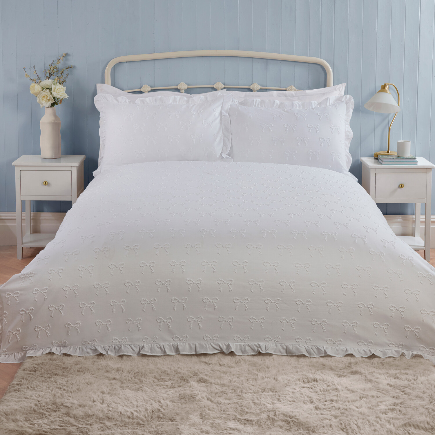 Ellie Bow Ruffle Duvet Set - White / Double