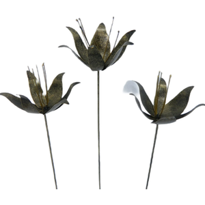Set of 3 Metal Lilies on 100cm stick Gold