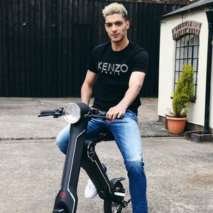 Cruzaa E Scooter with Built in Bluetooth and Speakers