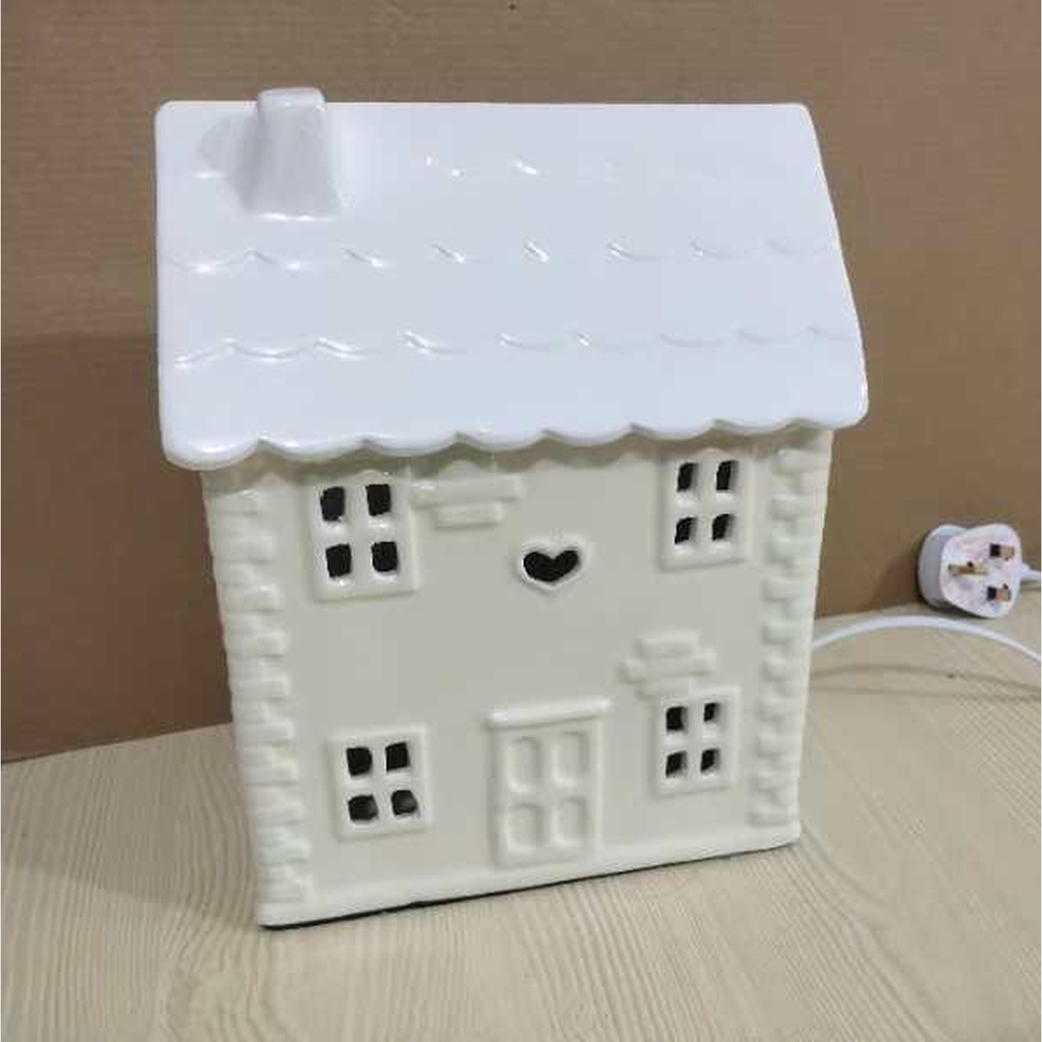 Ceramic House Shape Table Lamp - White