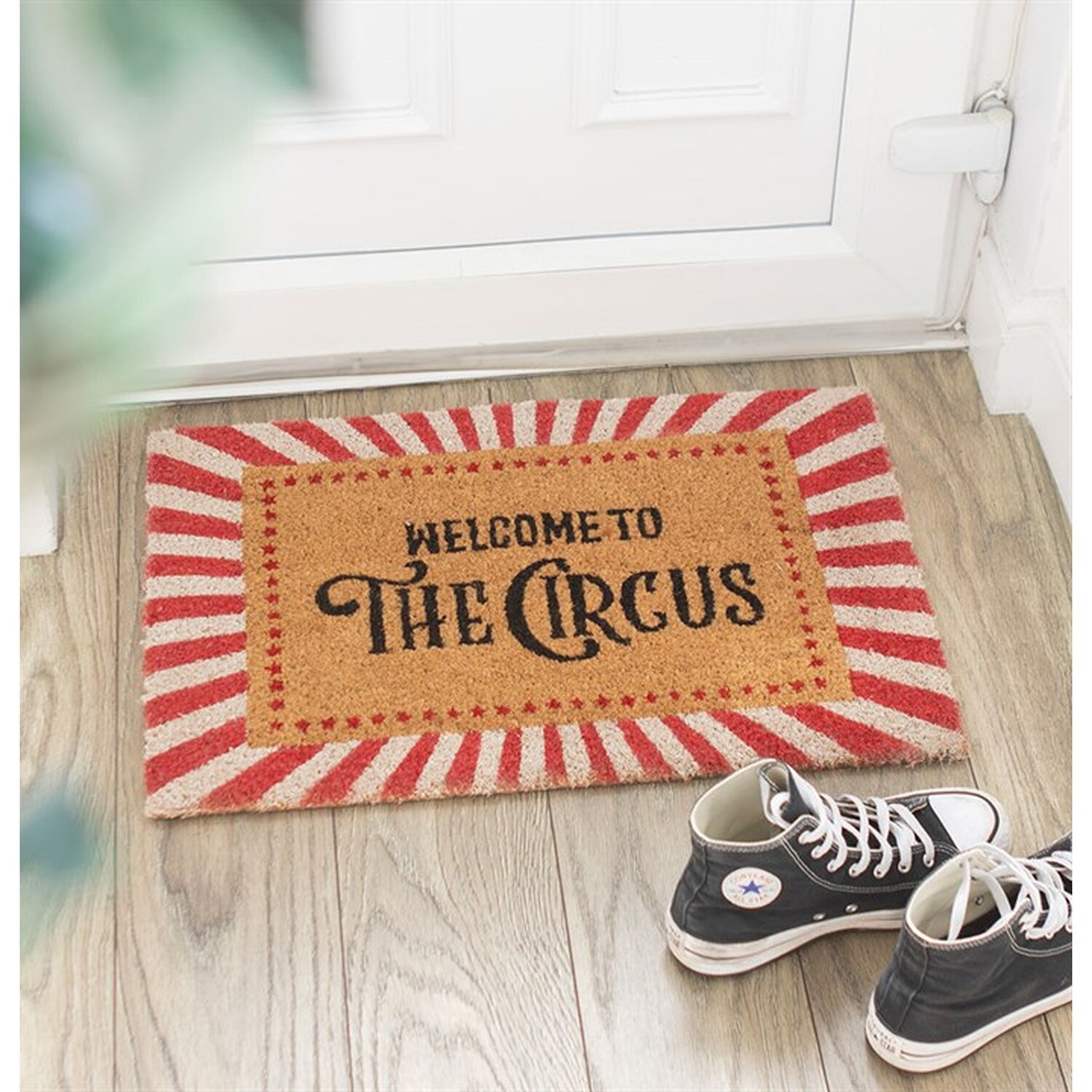 Vintage-Style Welcome to the Circus Doormat - Brown