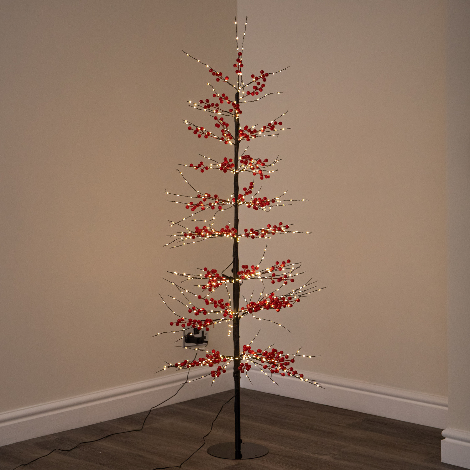 Rackhams Light/Red/White 1.5M Up Berry Christmas Tree With 635 Warm Leds - Image 3
