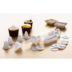 Hallie Cake And Cookie Decorating Set