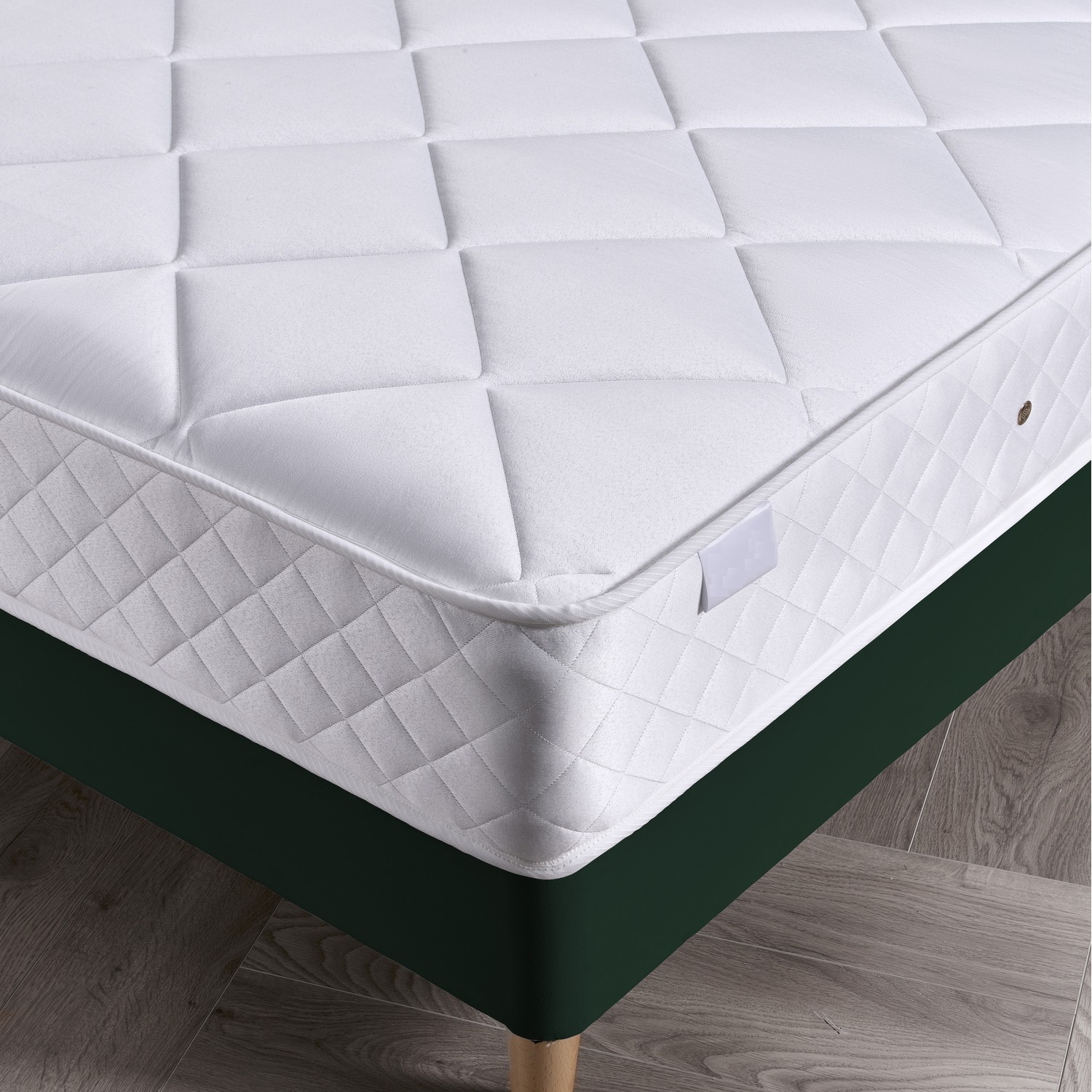 Primrose 2000 Pocket Sprung Memory Foam Mattress - White King Polyester Satin