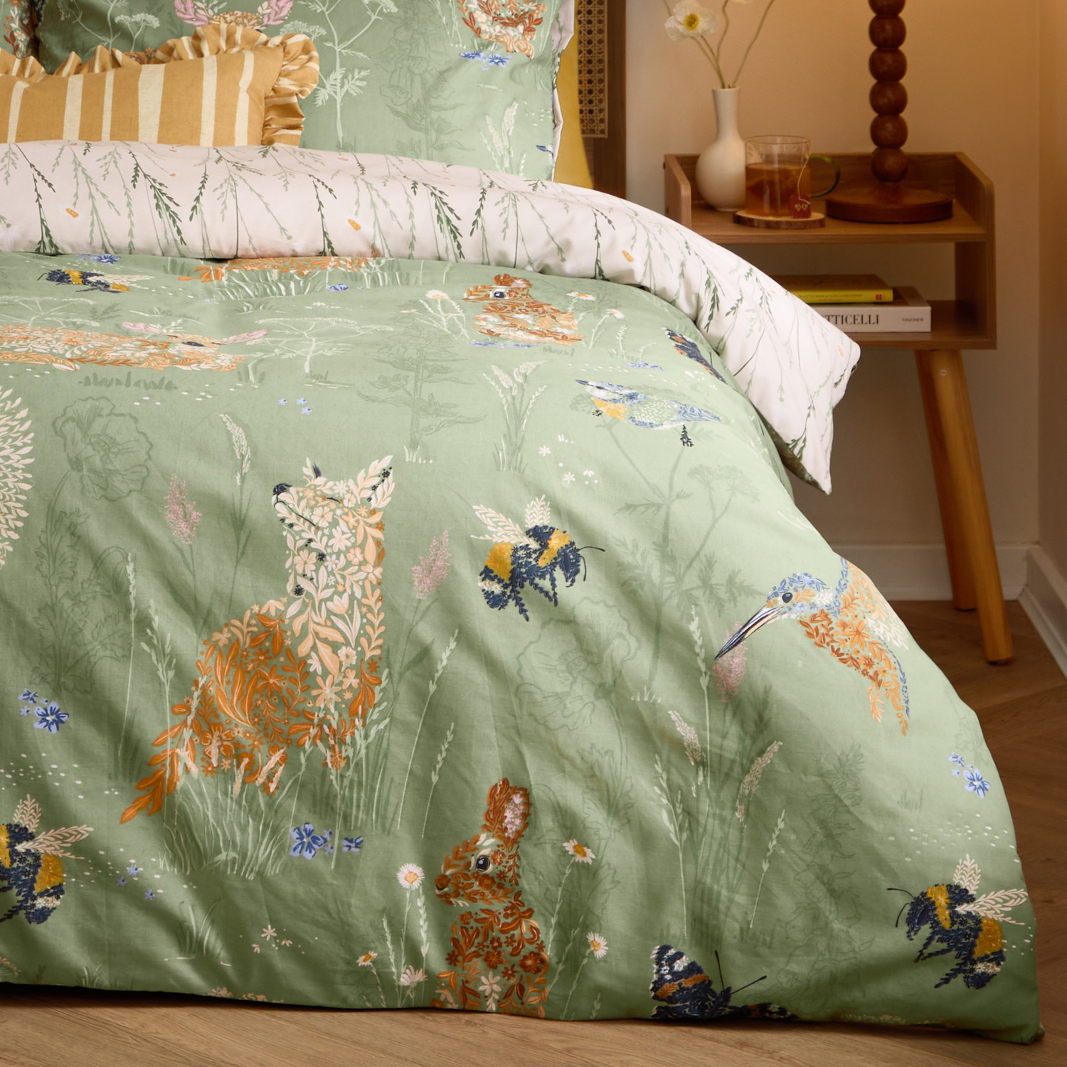 Meadow Flora Reversible Printed Duvet Cover Set - Green Double