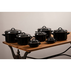 Porter Black Enamel 18cm Casserole Dish