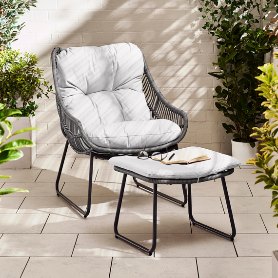 Outdoor Rattan Chair - Tahiti Garden Wicker Chair - Footstool with Cream Cushion