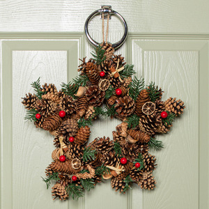 Star Winter Spice Hanging Christmas Wreath