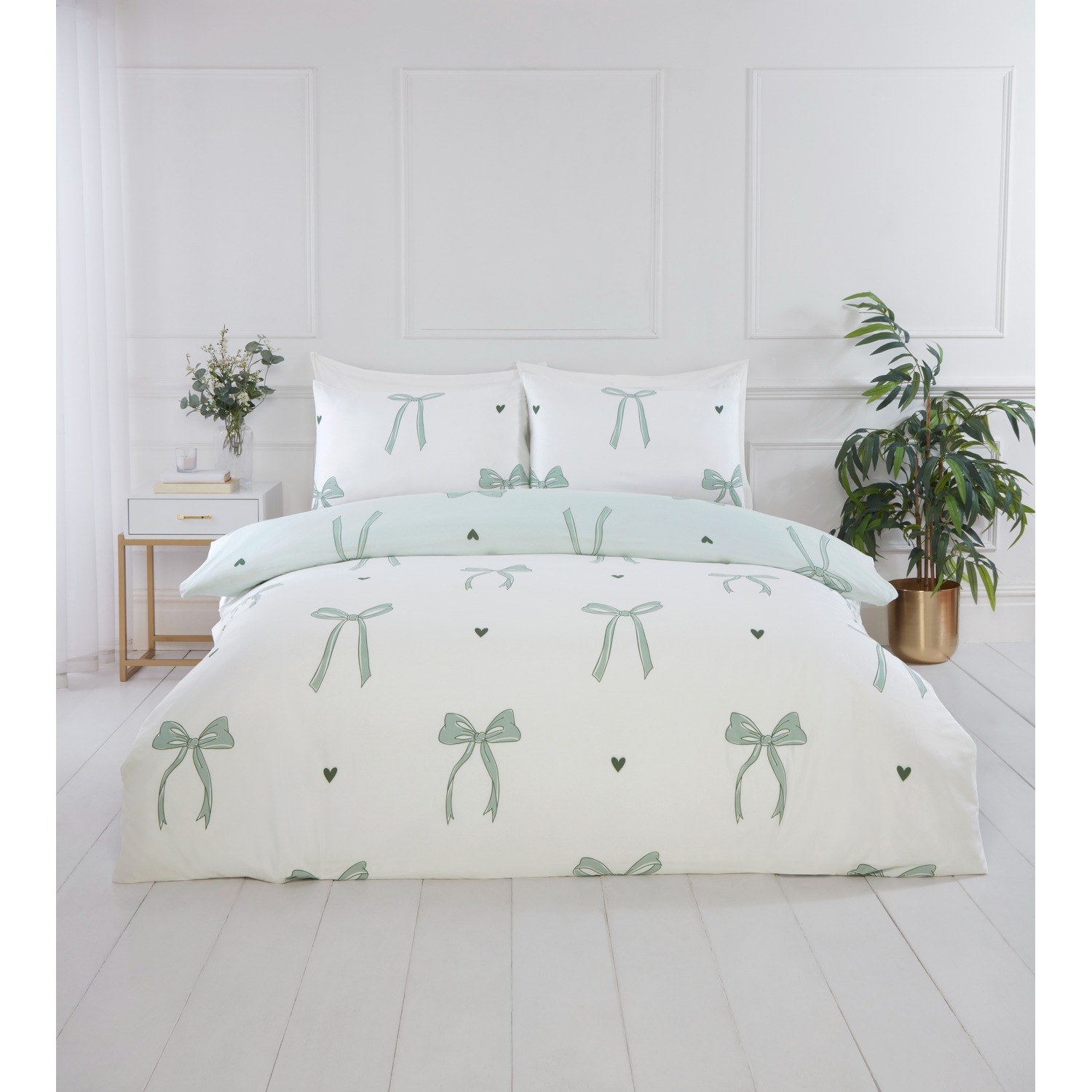 Rapport Home Christmas Festive Bows Reversible Duvet Cover Set with Pillowcase in Green | Size: Single