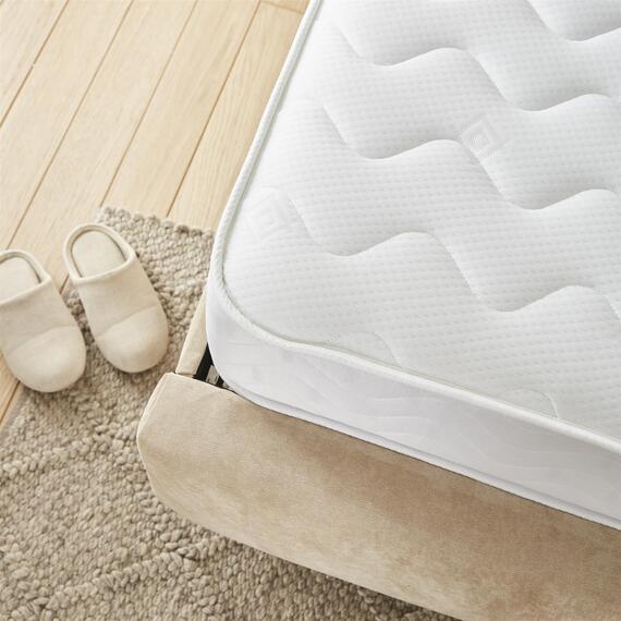 Hybrid Memory Foam And Spring Mattress
