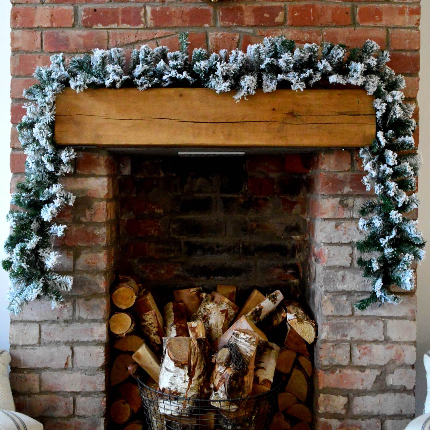 Premier 2.7m Snow Flocked Pine Christmas Garland with Glitter Finish - Green