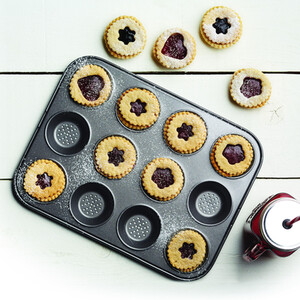 MasterClass Crusty Bake Non-Stick 12 Hole Shallow Baking Pan