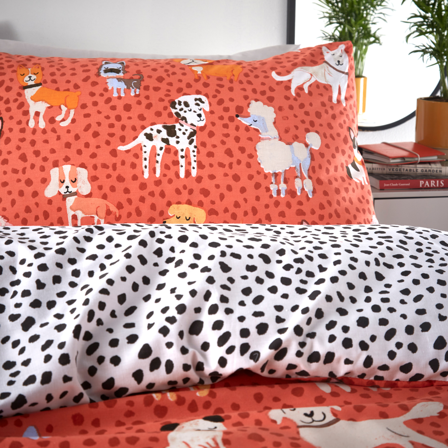 Reversible Dogs Duvet Cover Set - Coral Single
