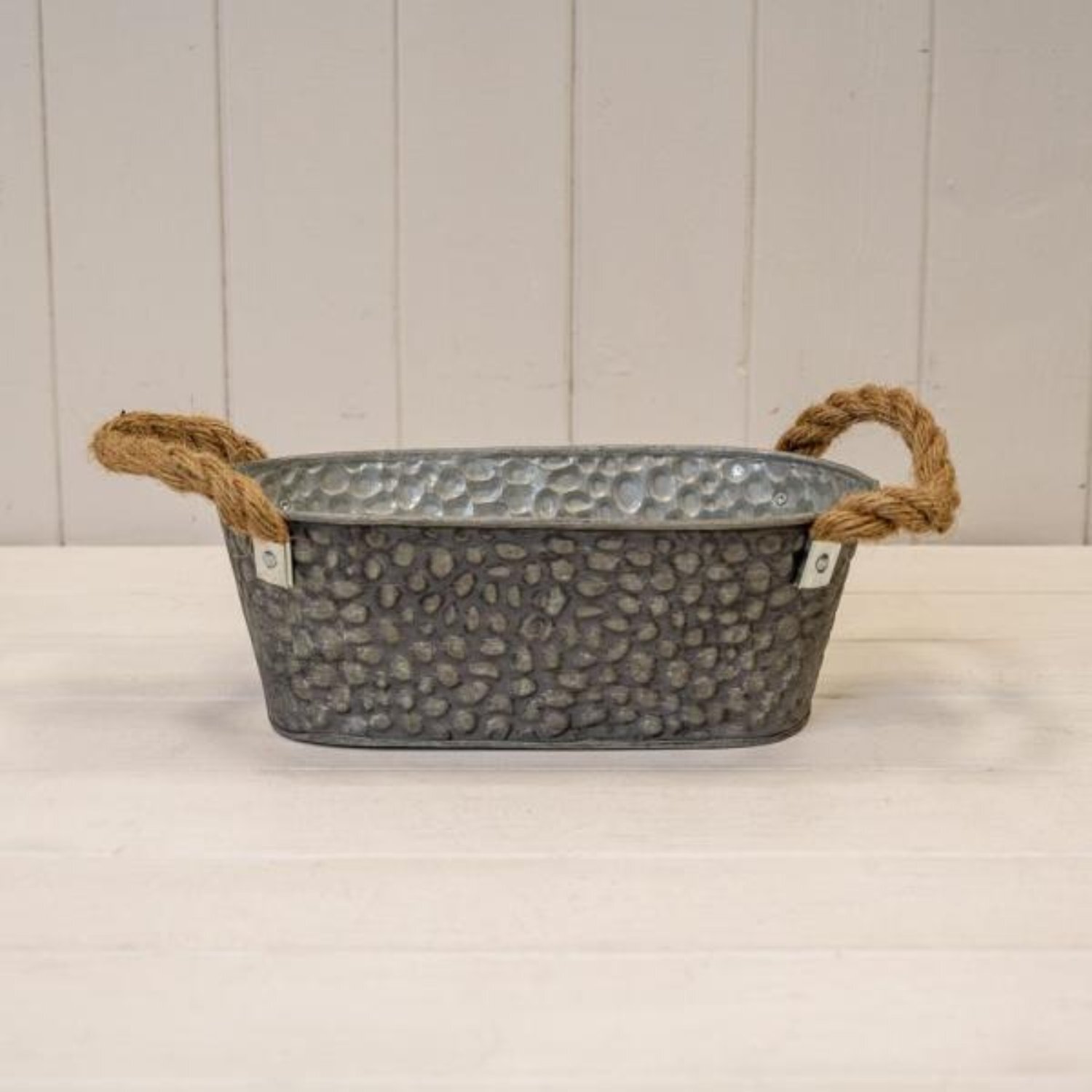 Kdmd Grey Zinc Trough With Hammered Finish (Embossed) And Rope Ears - Grey