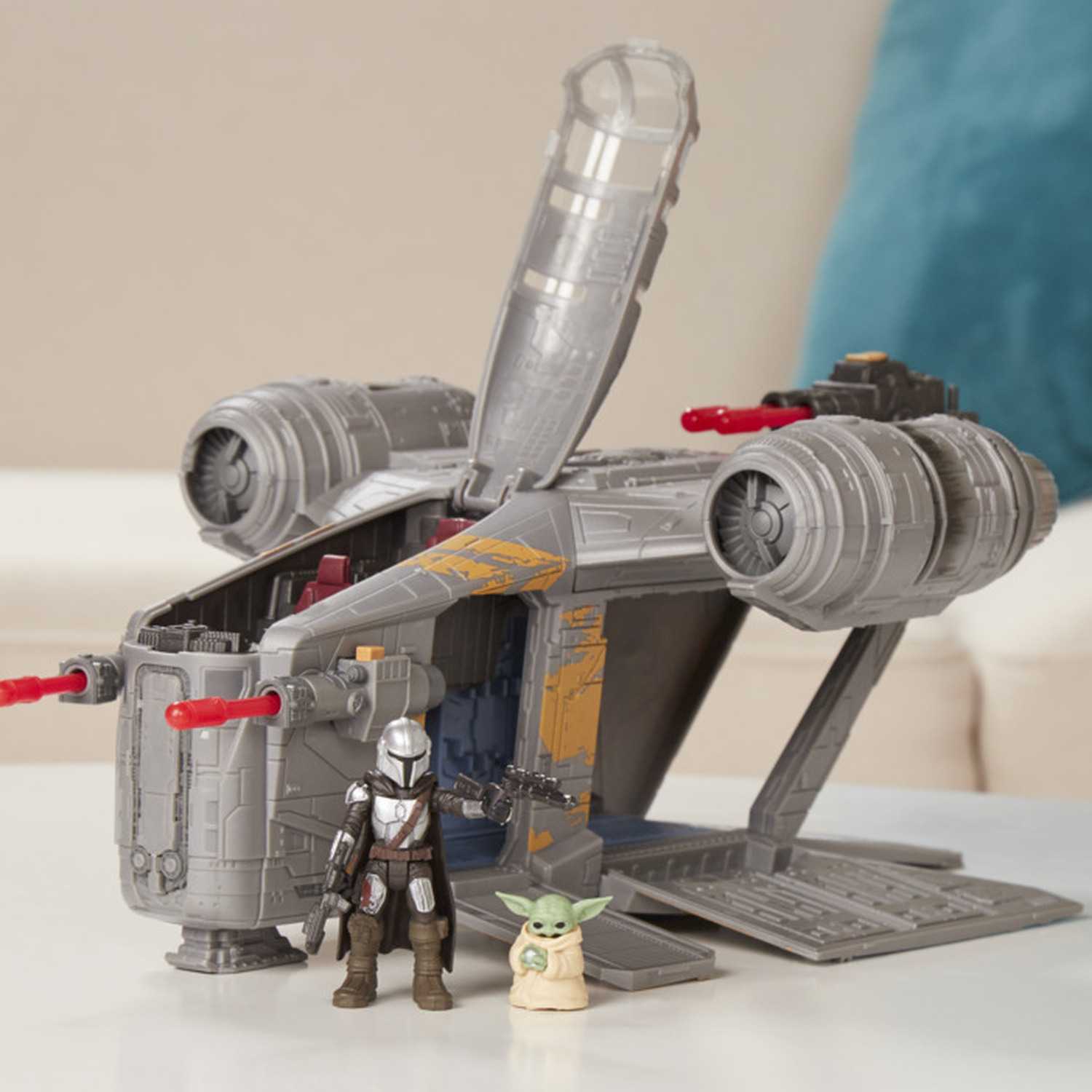 Image of Star Wars Mission Fleet The Mandalorian The Child Razor Crest - Silver