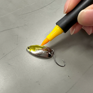 Glow Blue Artline UV Reflection Lure Marking Iregui Marker shot 10752031