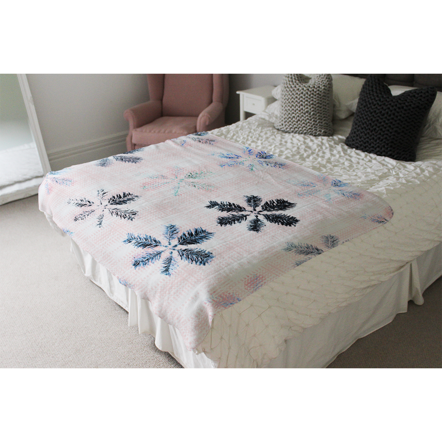 Colorful Pine Leaves Blanket - Pink