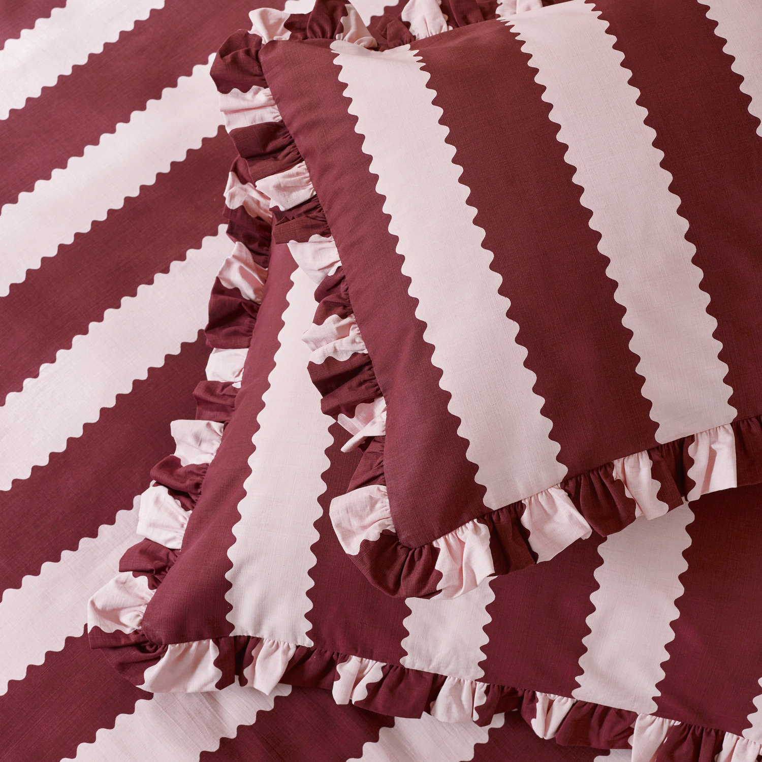 Birdie Stripe Ruffle Duvet Cover Set - Burgundy-blossom Single
