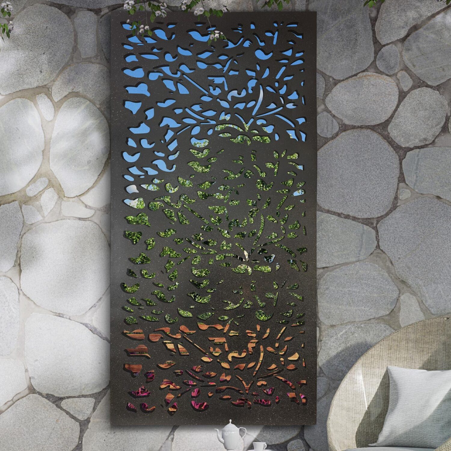 Image of MirrorOutlet Amarelle Large Metal Leaf design&hellip;