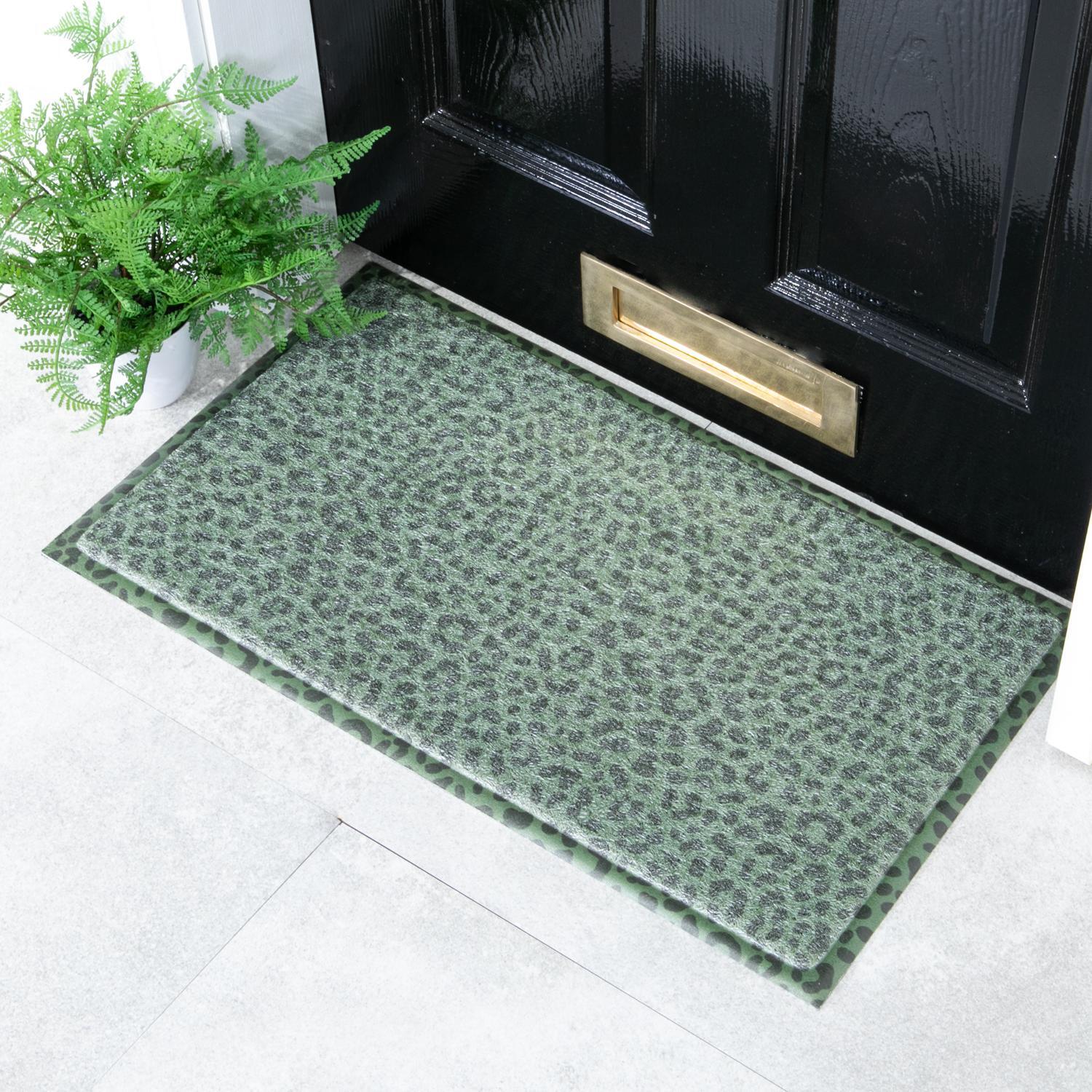Artsy Mats Unisex Green Leopard Print Doormat - Image 3