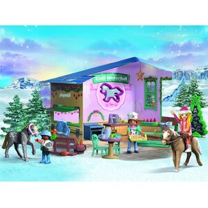 Playmobil Christmas Baking at the Rider Café