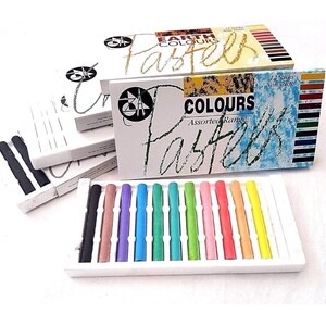 Soft Pastel and Compressed Charcoal Set - 5 Pack