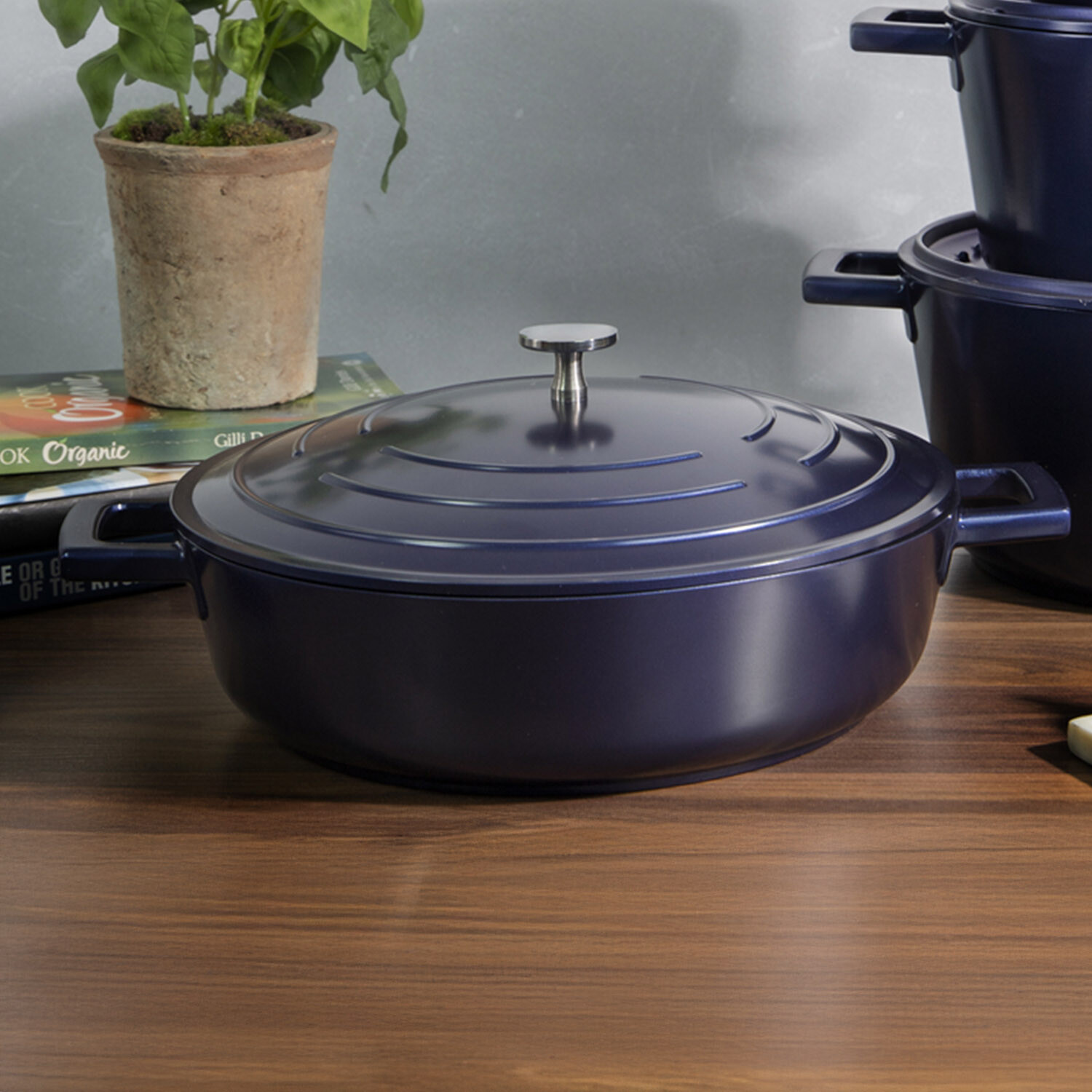 MasterClass Shallow 4 Litre Casserole Dish with Lid - Metallic Blue - Blue